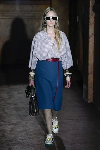 Look 25